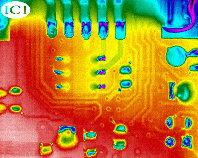 close-up-thermal-infrared-electronics-inspection-taken-with-8640-p-series-using-32mm-lens